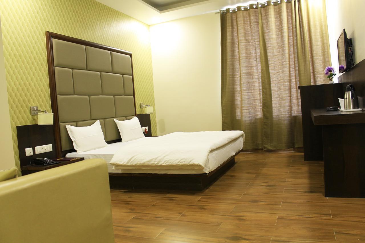 Hotel Radiant Inn Roorkee Kültér fotó