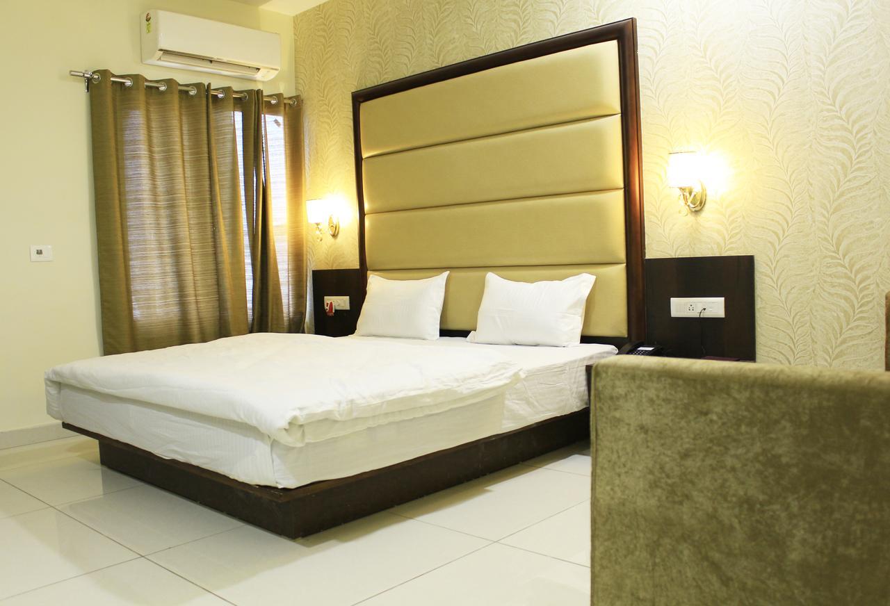 Hotel Radiant Inn Roorkee Kültér fotó